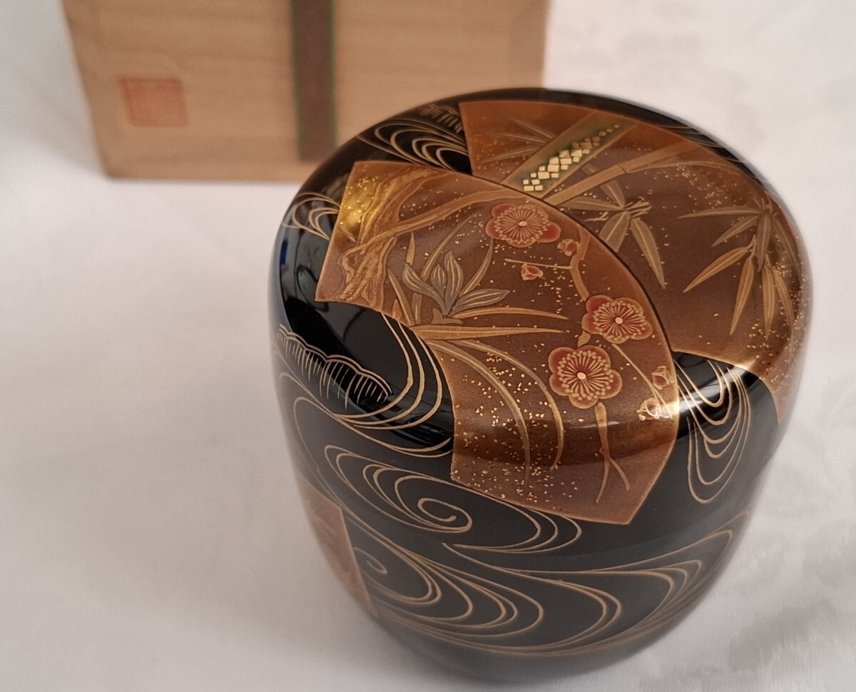 宗斎 作 底に朱銘「宗斎」 扇面流水蒔絵 共箱(角印のみ)大棗 中銀 漆芸 棗 茶道具 