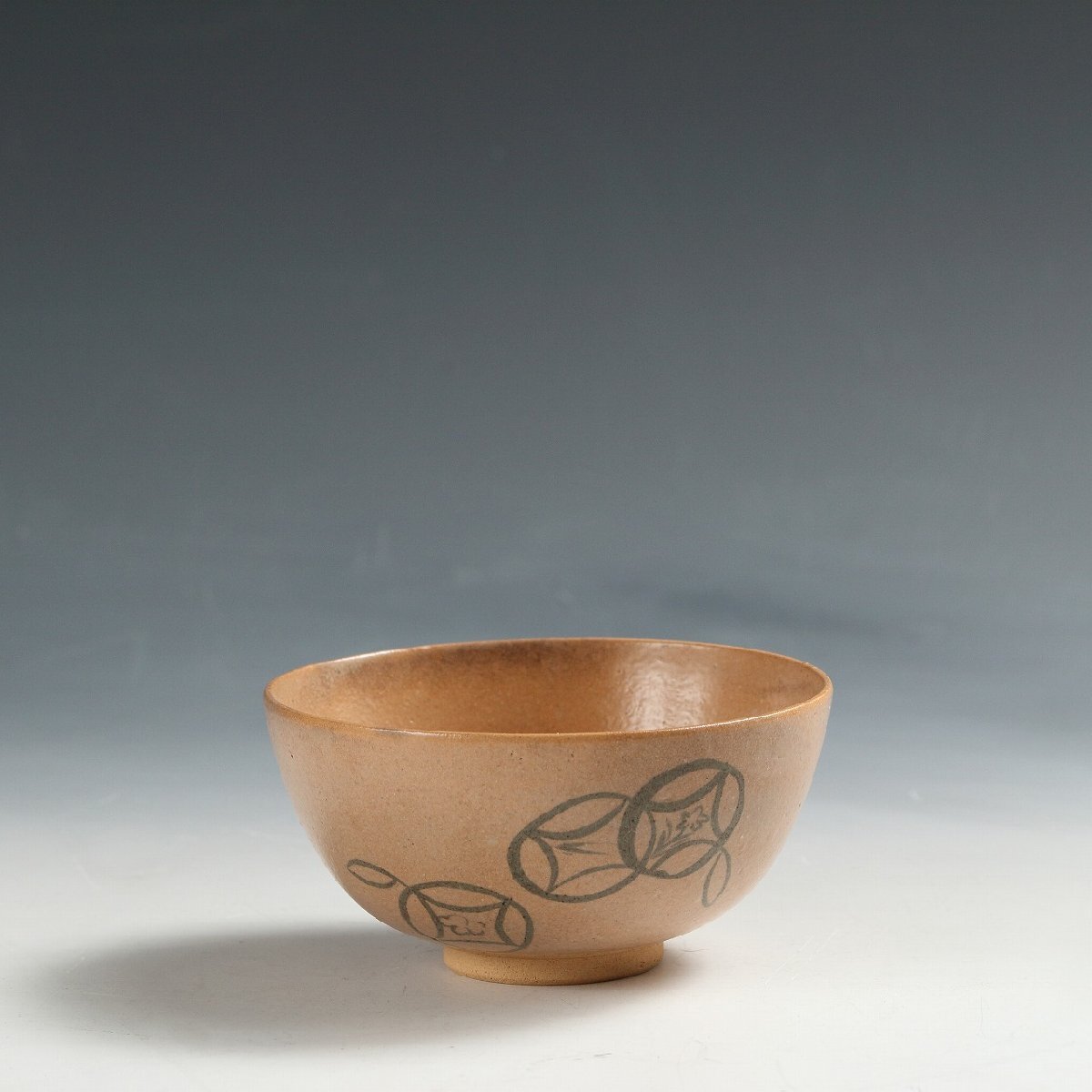 名工◆◇二代 久楽弥助｜KYURAKU Yasuke 2nd(京都, 1807-1868) 鉄絵 七宝文 小服茶碗 木箱添◇◆抹茶 O-matcha, 古美術 骨董 dbsy16144-b