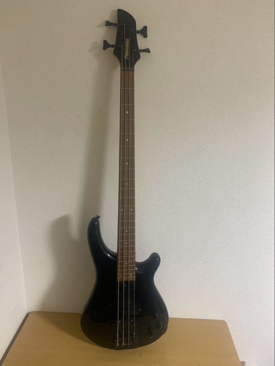 FERNANDES エレキベース Revolver Bass (FRB) 軽量 ギター 美品 限定 YAMAHA ヤマハ motion B