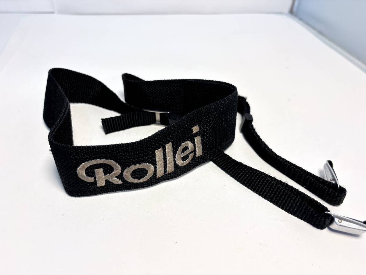 ローライ 黒色刺繍文字ストラップ金具付き ローライフレックス