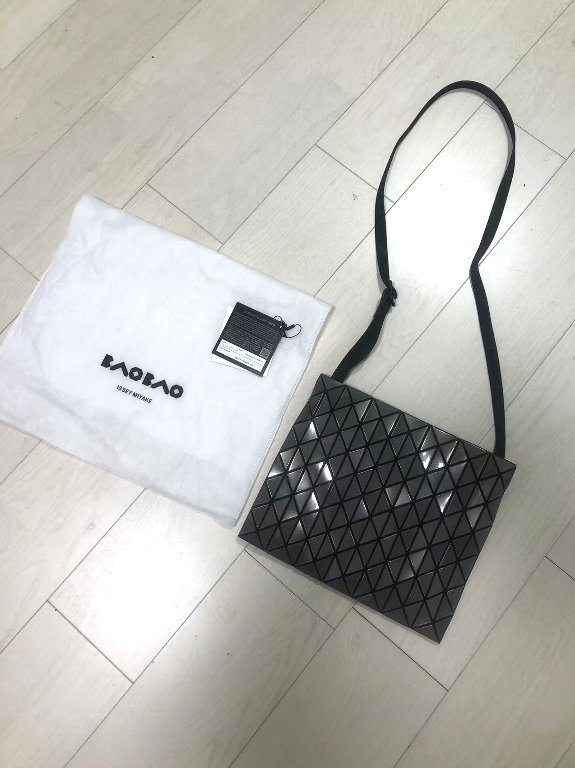 ▼▼▼【新品】BAO BAO　ISSEY MIYAKEポーチ ショルダーバッグクグレイグレー色▼▼▼