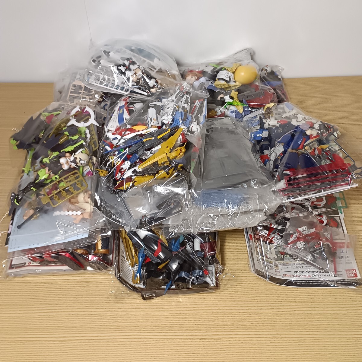 K5-51L【組立済み 組立途中 パーツ取り プラモデル 大量 まとめ】ガンプラ ガンダム メガミデバイス 他 現状品 ジャンク