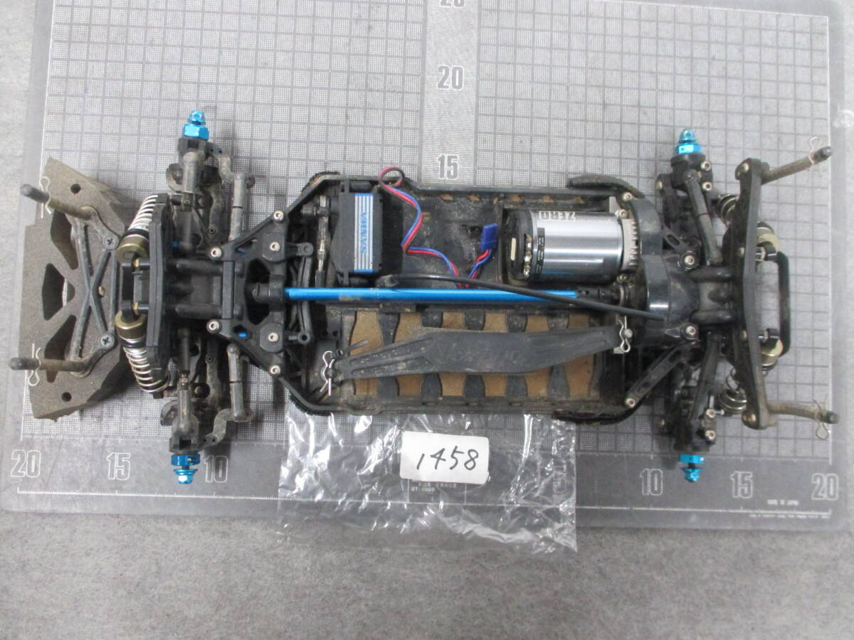Q　1458　　　　　　1/10電動ＲＣカー　ヨコモ　ドリフトパッケージ　モーター　サーボ　保護テープ付き