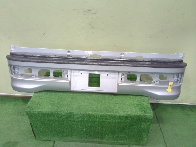 エブリィ ABA-DA17W リアバンパーASSY R06AT Z2S 71811-64P50-Z2S 中古