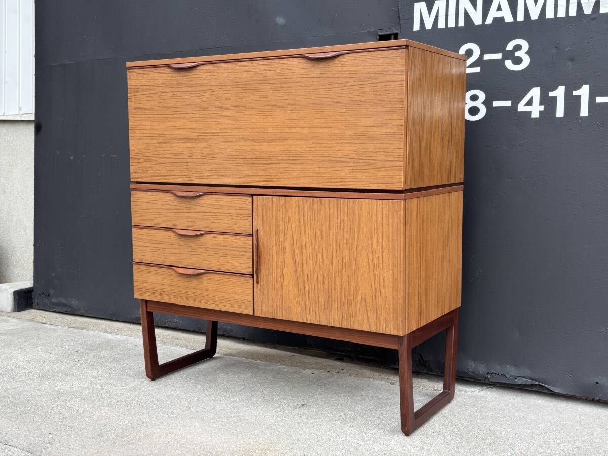 イギリスヴィンテージ Europa Furniture ライティングビューロー/チェスト/モダンデスク/ドレッサー/本棚/PCデスク/gplan/ネイサン