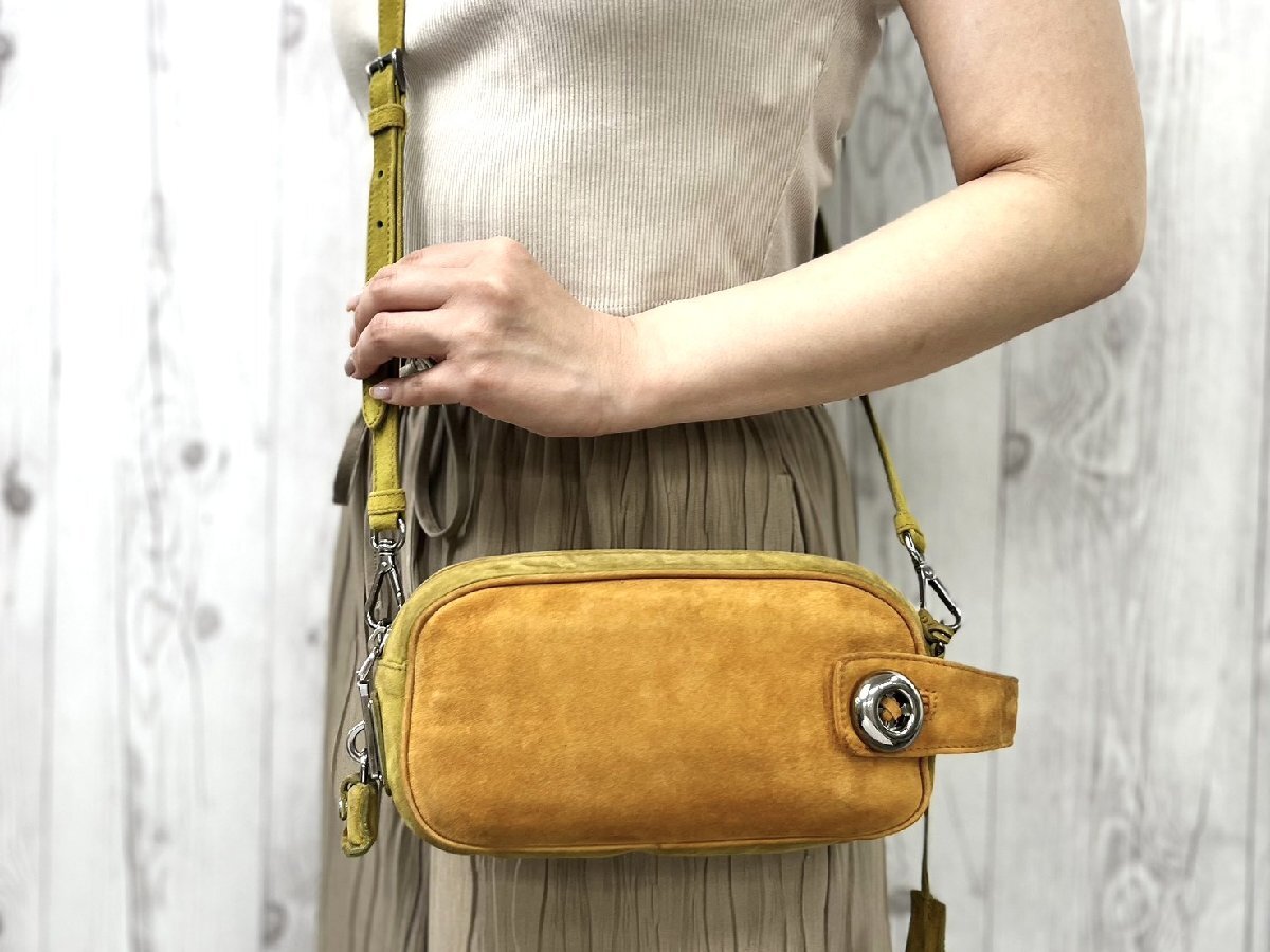 PRADA プラダ 鍵カデナ付 ハンドバッグ ショルダーバッグ バッグ スエード オレンジ系 2WAY 100505