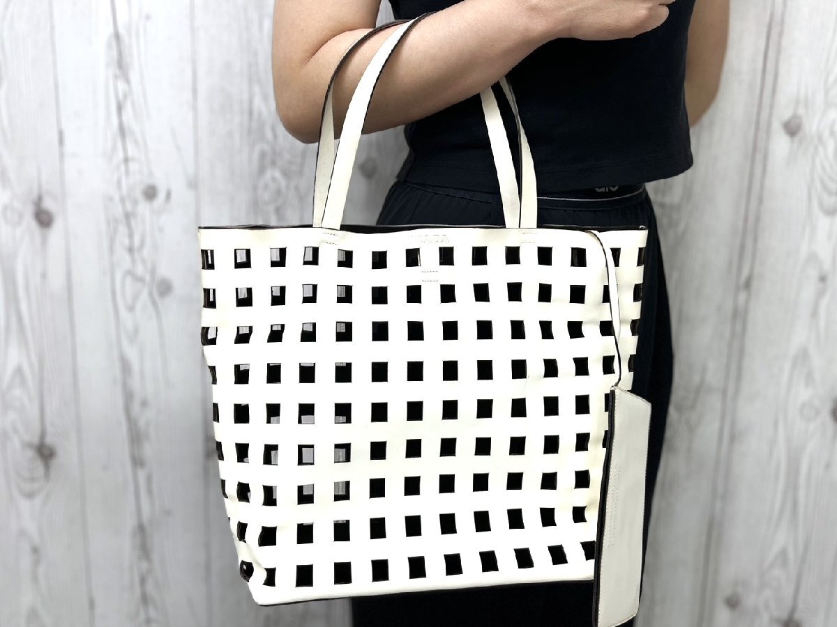 美品 PRADA プラダ ポーチ付 トートバッグ ショルダーバッグ バッグ カード有B8853 レザー 白 A4可 100538