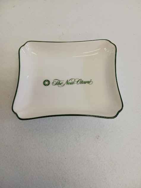 【u01526】ホテルニューオータニ オリジナル 角皿 小皿 豆皿 アクセサリートレイ 陶器製 The New Otani