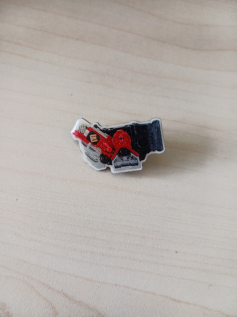 【u01569】仮面ライダーW 変身ベルトピンズコレクション04 ロストドライバー ミニBOX付き ガシャポン バンダイ エターナル/スカル