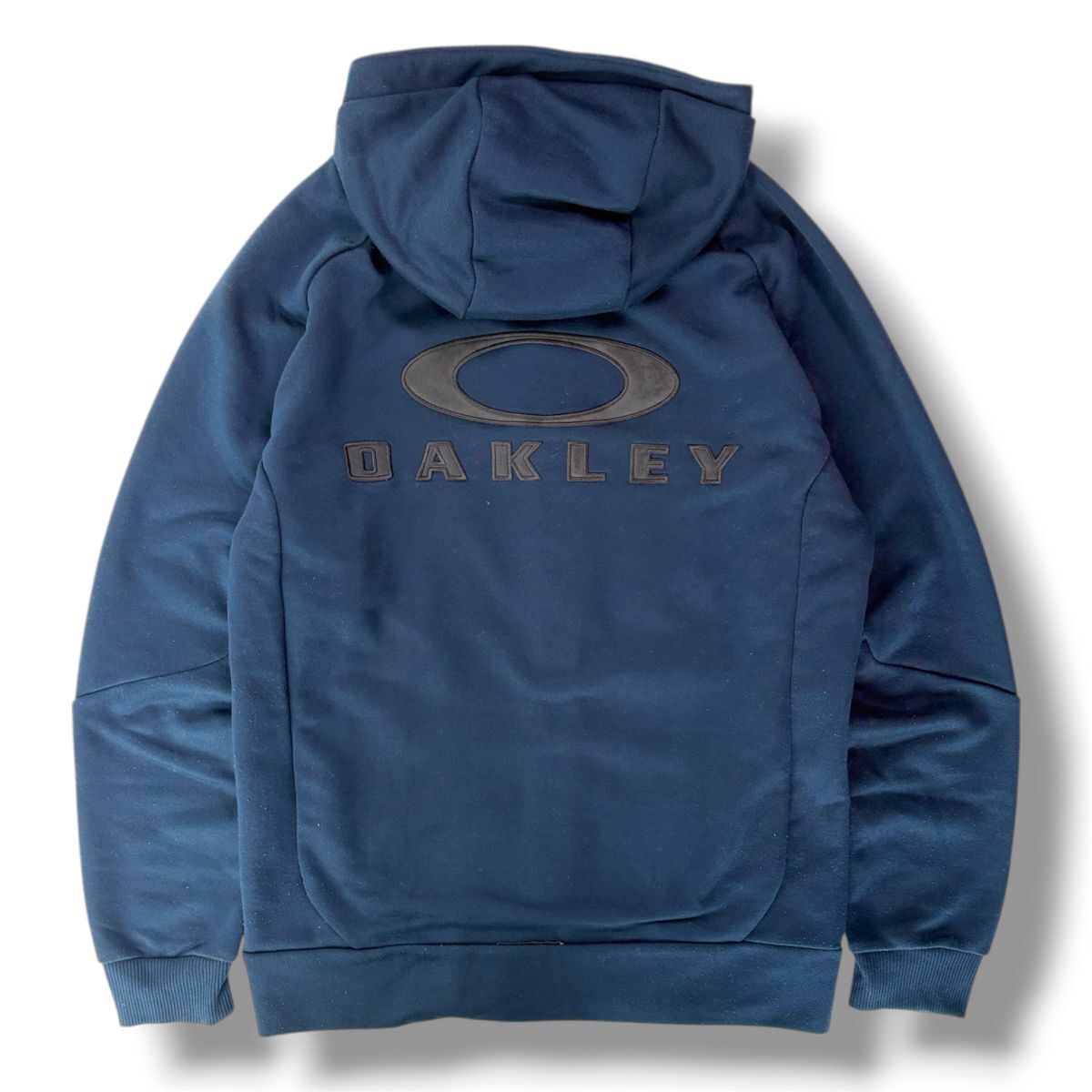 国内正規品★ OAKLEY オークリー 背面ロゴワッペン刺繍 ジップアップ フーディ ジップパーカー ネイビー L スポーツウェア ゴルフ GOLF