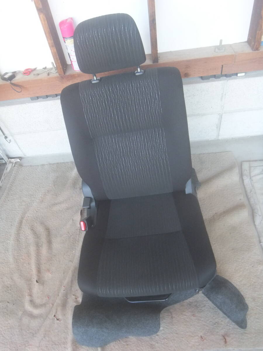（アトレーワゴン S331G　後期)　左 フロントシート　助手席　S321G