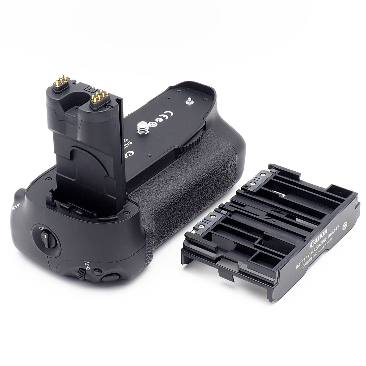 Canon BATTERY GRIP BG-E7 With AA BATTERY MAGAZINE BGM-E6 for EOS 7D バッテリーグリップ LP-E6 シリーズ 2コ 単3/6本 どちらもOK！
