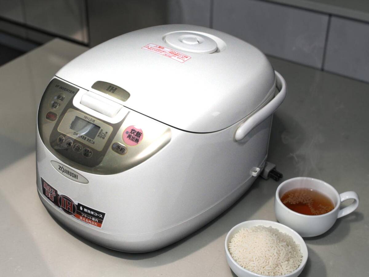 未使用品 メーカー保証書付★象印　IH炊飯ジャー極め炊き 1升炊き 一粒一粒が際立つ、ふっくらごはん。銅三層×厚釜の究極の炊き上がり。