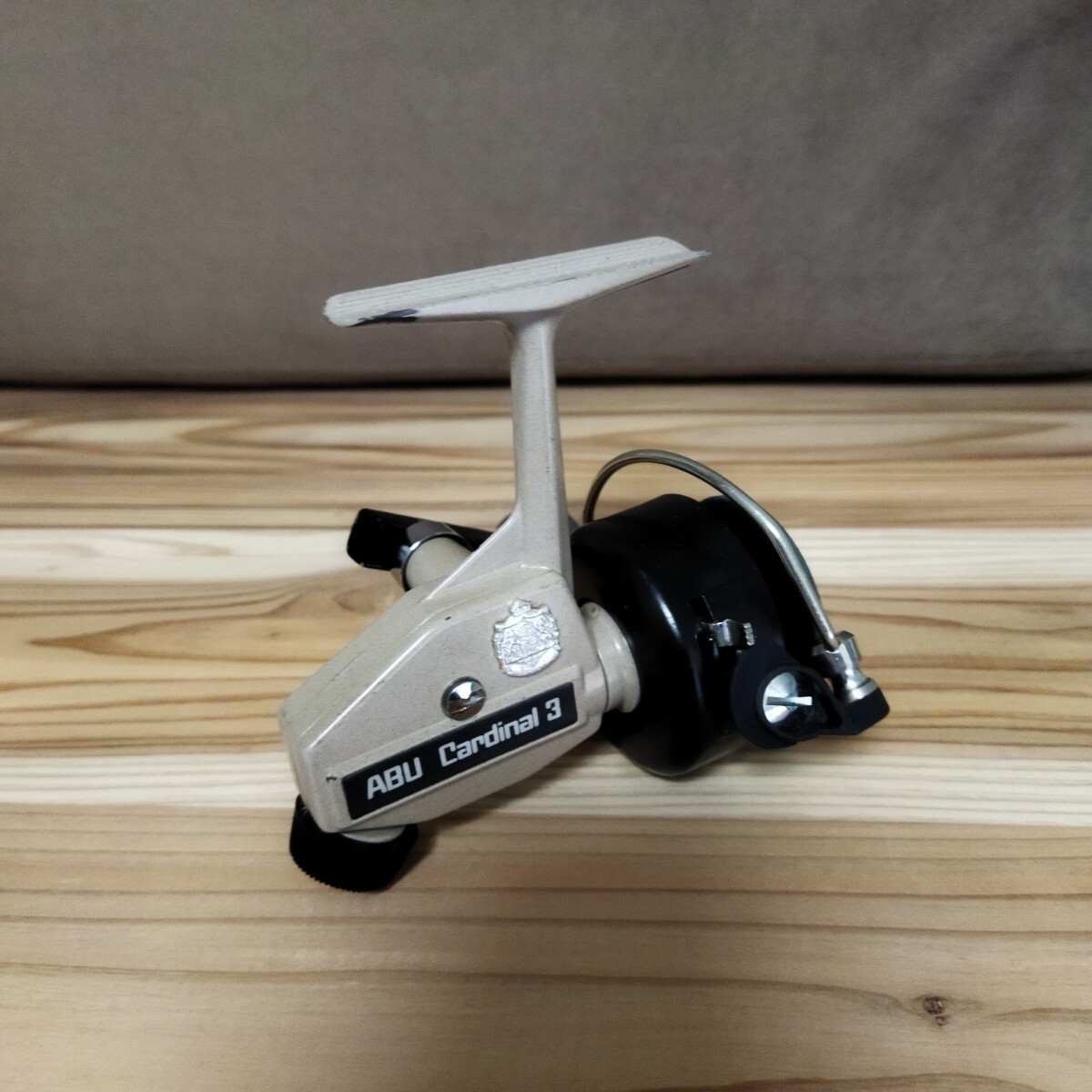 ● 送料込みセール 中古美品 希少 回転動作良好 ABU Cardinal3 ( カーディナル 3 ) タンカラー ベージュ エビスフィッシング 最終81年 ●