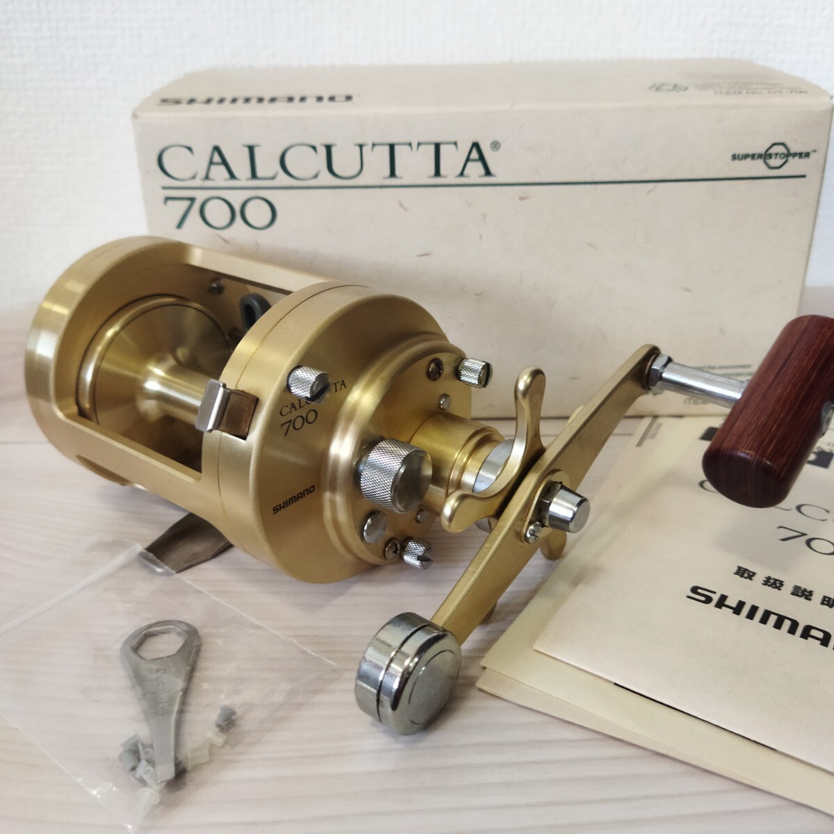 ●超美品 動作快調 シマノ カルカッタ 700 SHIMANO CALCUTTA 両軸リール ベイトリール 船釣り 磯釣り 元箱 説明書 工具他付属●