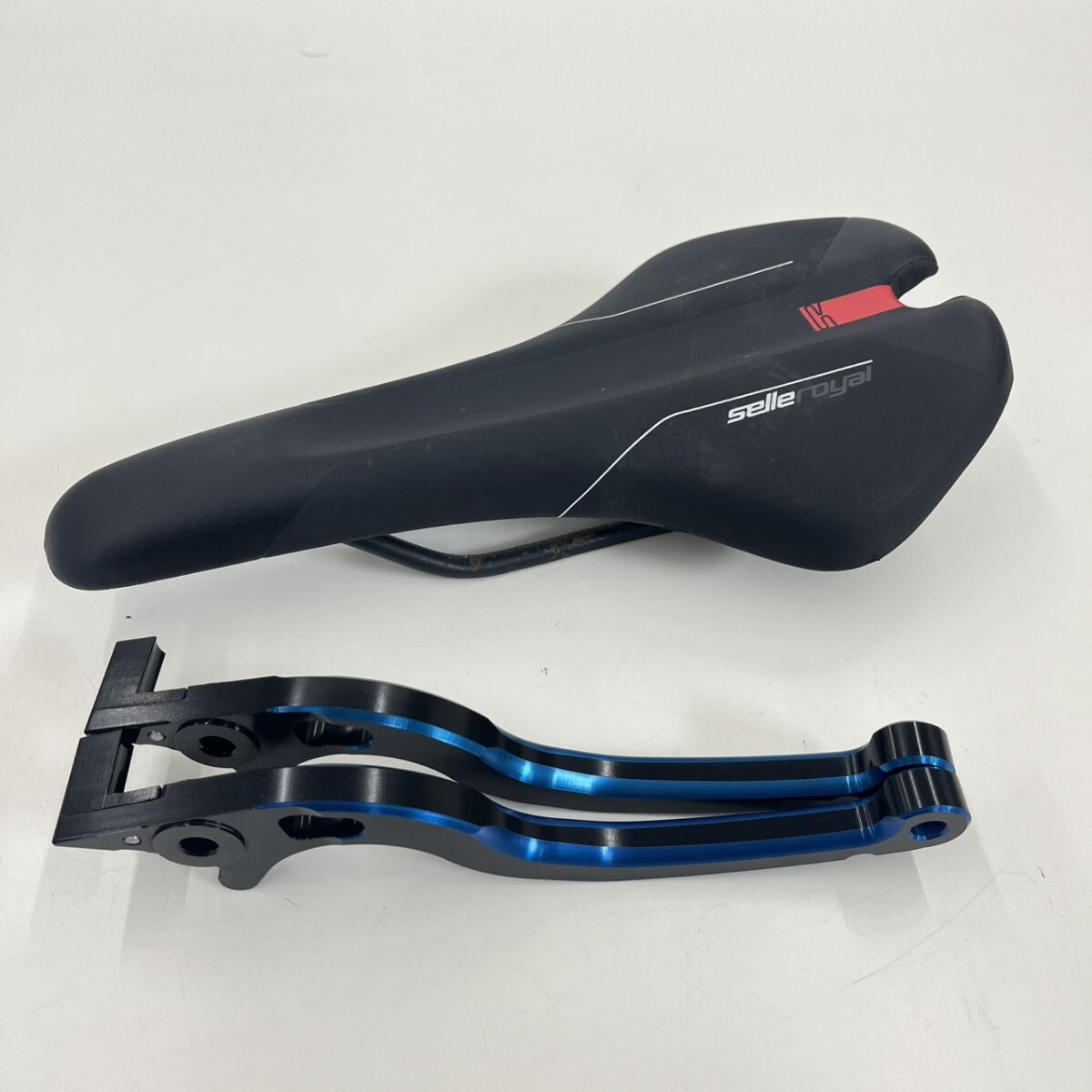 坂2602-1381 Selle Royal 自転車用サドル ENDURANCE アジャスタブルレバー セラロイヤル サドル （一）