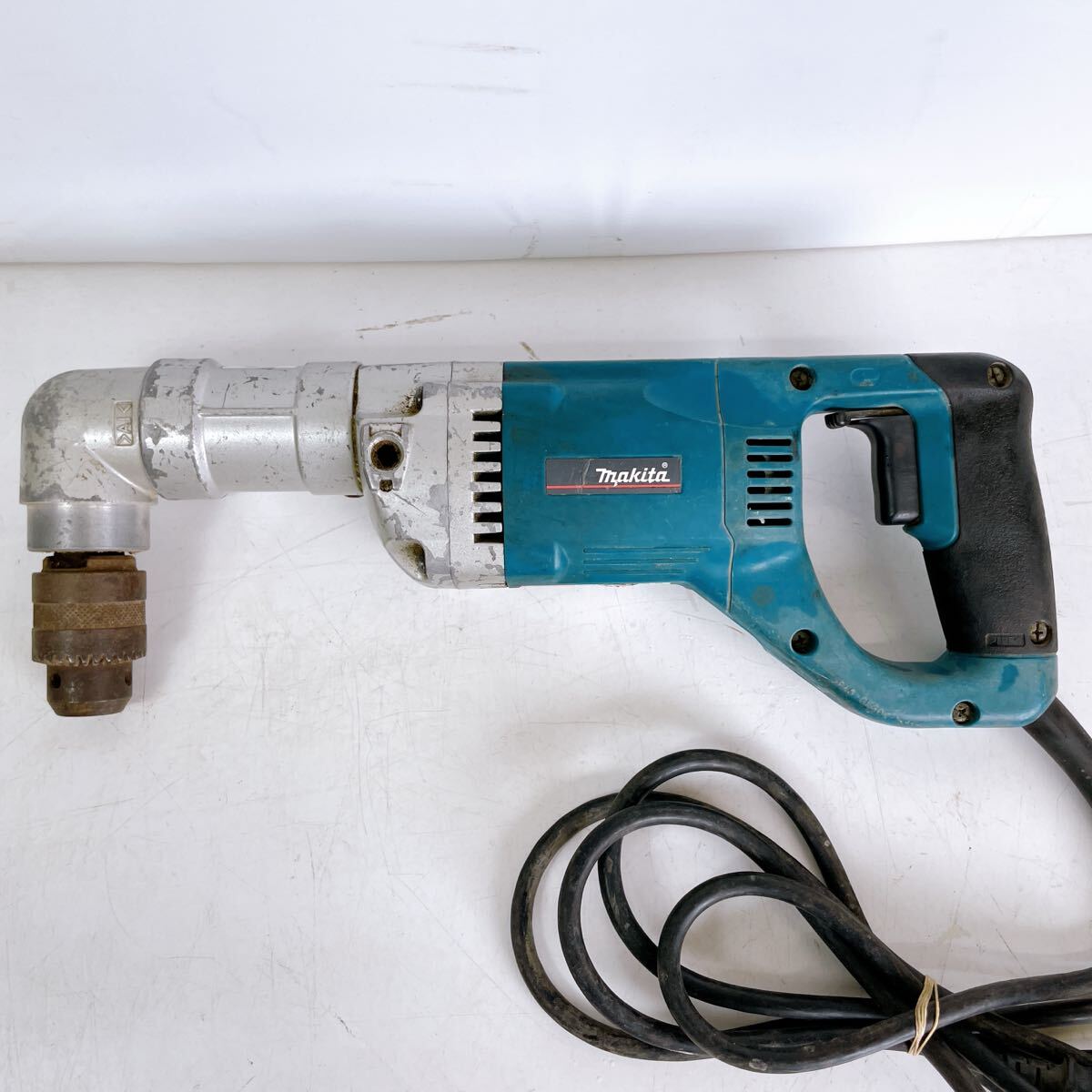 700(中古) makita 13mm アングルドリル DA4000LR マキタ 穴あけ 電動工具 DIY ドリル 通電確認済み 現状品