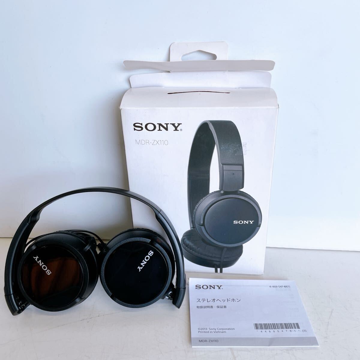 732(中古・美品) SONY ヘッドホン MDR-ZX110 有線密閉型 ステレオヘッドホン ソニー ブラック 現状品