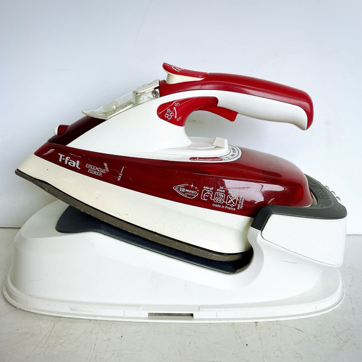 751(中古) T-fal コードレス スチームアイロン FV9985JO ティファール アイロン 通電確認済み 現状品