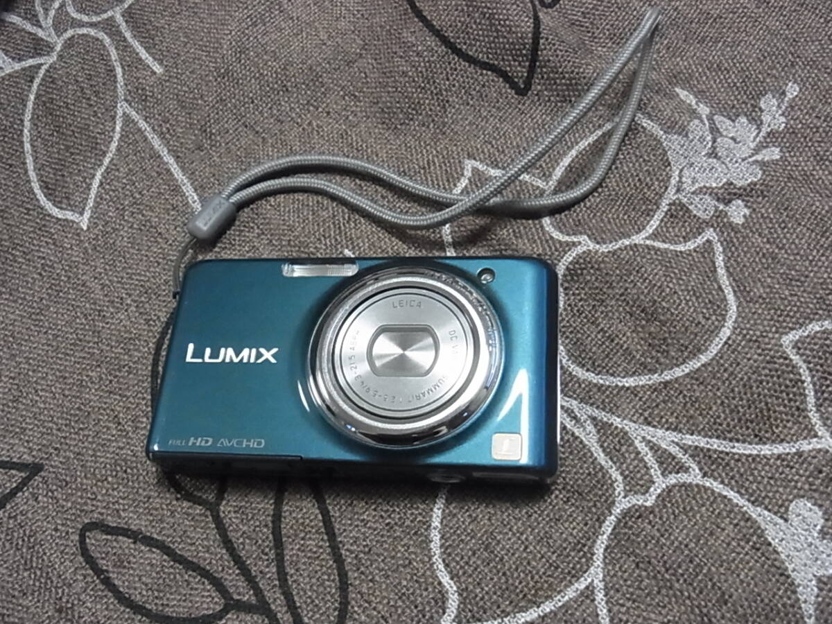 Panasonic LUMIX DMC-FX77 　綺麗で動作OK、難あり