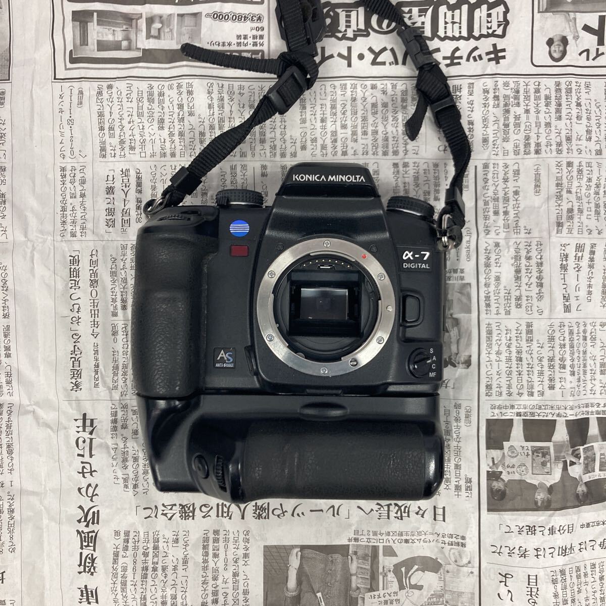 【A16】KONICA MINOLTA α-7 DIGITAL デジタル一眼レフカメラ ボディ VC-7D バッテリーグリップ付き ジャンク品