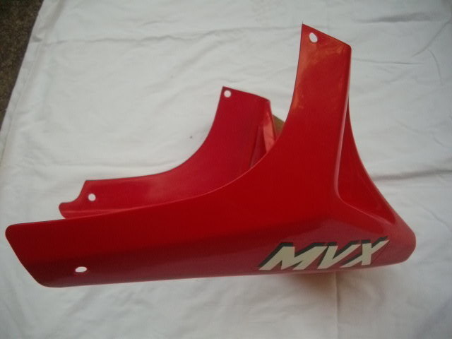 ☆希少新品☆　MVX250F(MC09)　 純正オプション アンダーカウル取付ステー付　赤