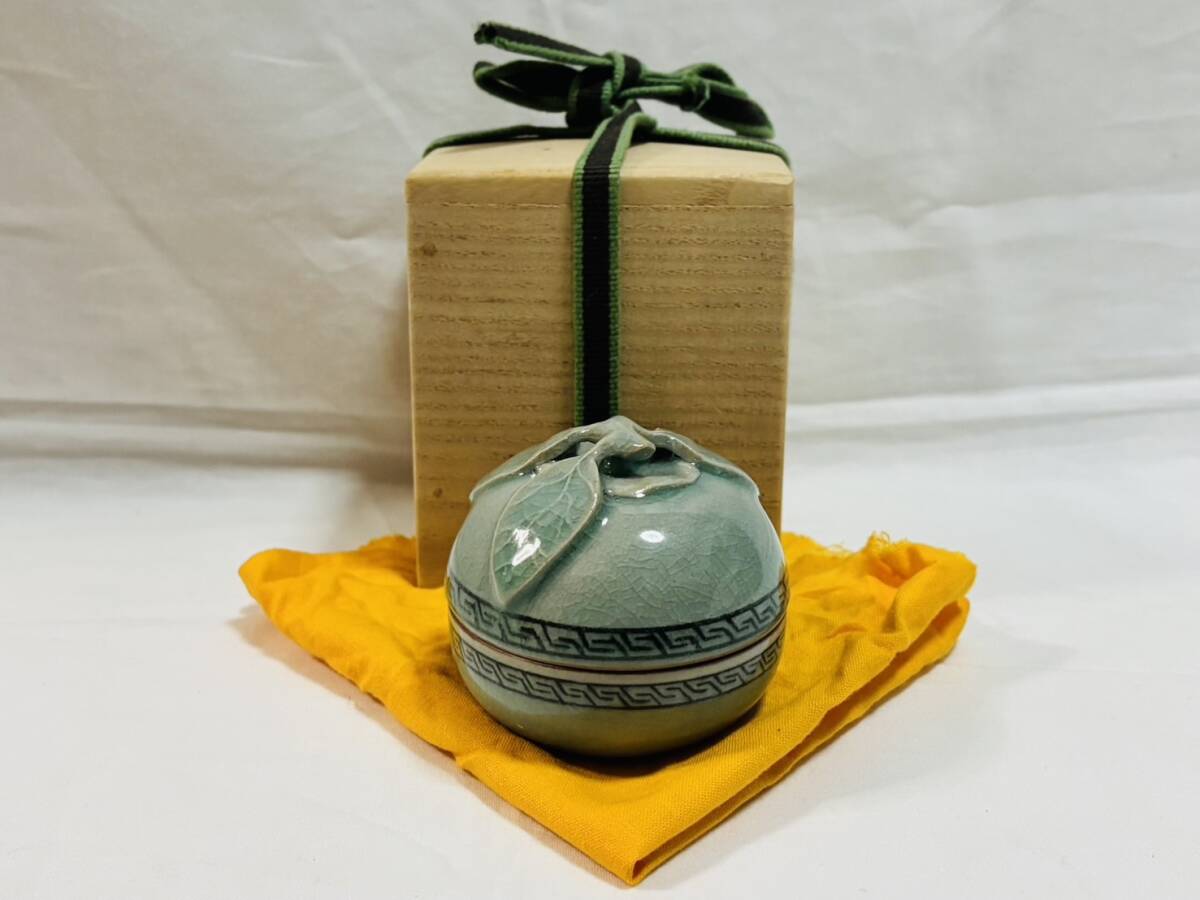 1円〜高麗青磁 柿 香合 共箱 共布 骨董品 古美術 時代物 茶道具 香道具 かき 青磁 在銘