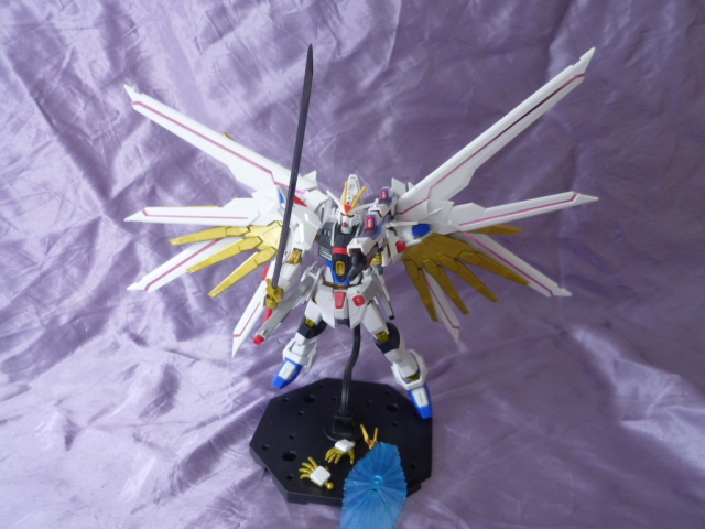 ★美品★陳列土台付★機動戦士ガンダムシードフリーダム★マイティストライクフリーダム★完成品★