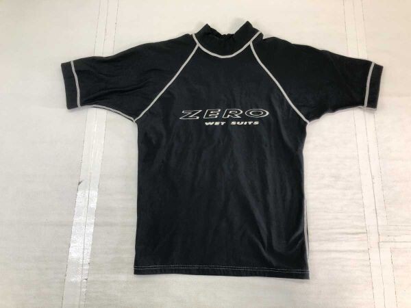 ゼロウェットスーツ ZERO WET SUITS サーフ ビーチ マリン ロゴプリント 半袖 ラッシュガード Tシャツ 黒 メンズ L