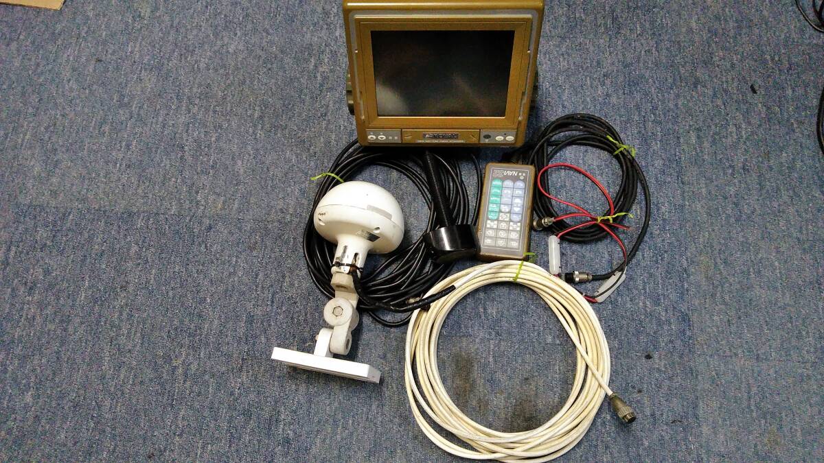 B-20★中古品 LOYAL カラー GPSプロッター 魚群探知機 RF-820NFDⅡ★