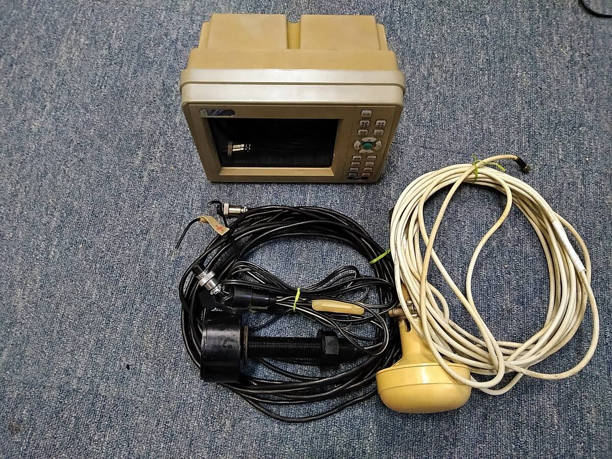 B-25★中古品 　FEG-690 GPS 魚探　200kHz ★