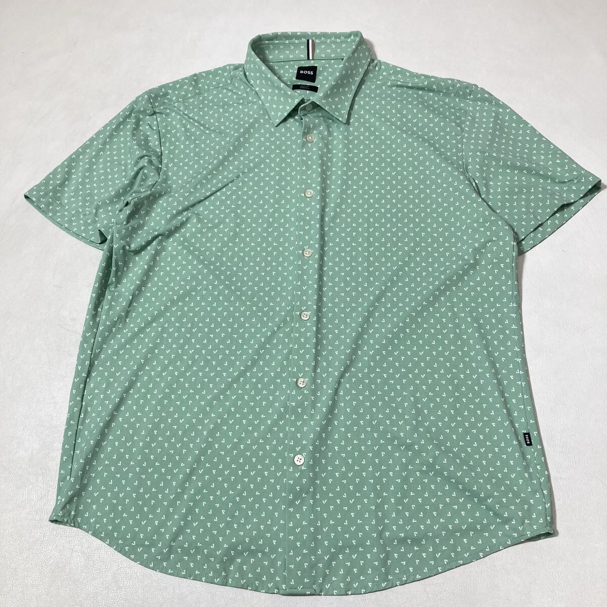 62 美品 BOSS ボス HUGO BOSS ストレッチ 総柄 半袖シャツ XXL メンズ ライトグリーン SLIM FIT 60520A