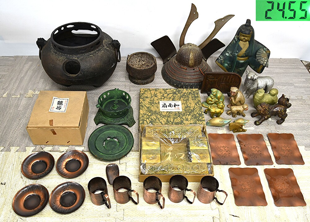 MY5-36 鉄製品 31点まとめ 置物 オブジェ 羊 猿 茶道具 扇面和 獅子 兜 グラス 鋳物 他 総重量:約24.5kg 金属工芸 現状品