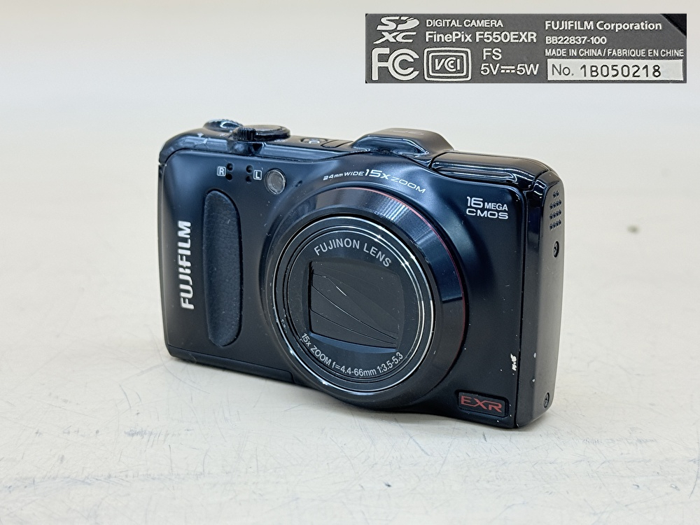 SY5-62 FUJIFILM 富士フイルム FinePix F550EXR コンパクトデジタルカメラ コンデジ 充電器無 動作未確認 現状品 保管品