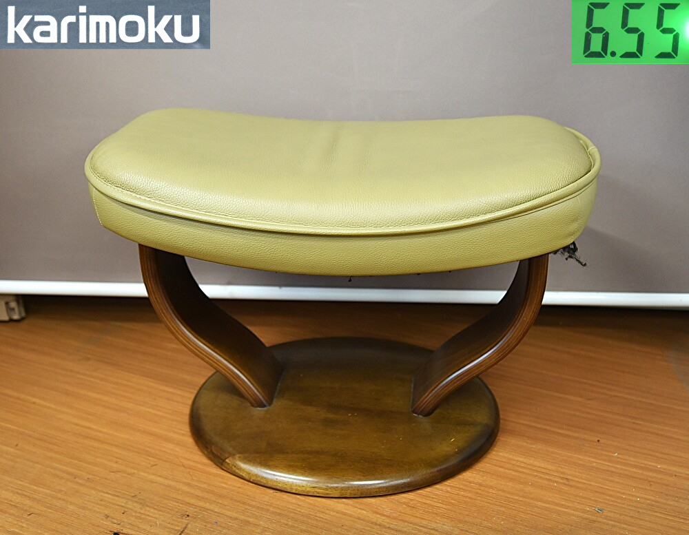 QY5-149　karimoku カリモク家具 本革 オットマン 足置き 曲げ木 レザー スツール フットスツール RT5136M291 高さ:約35cm 現状品