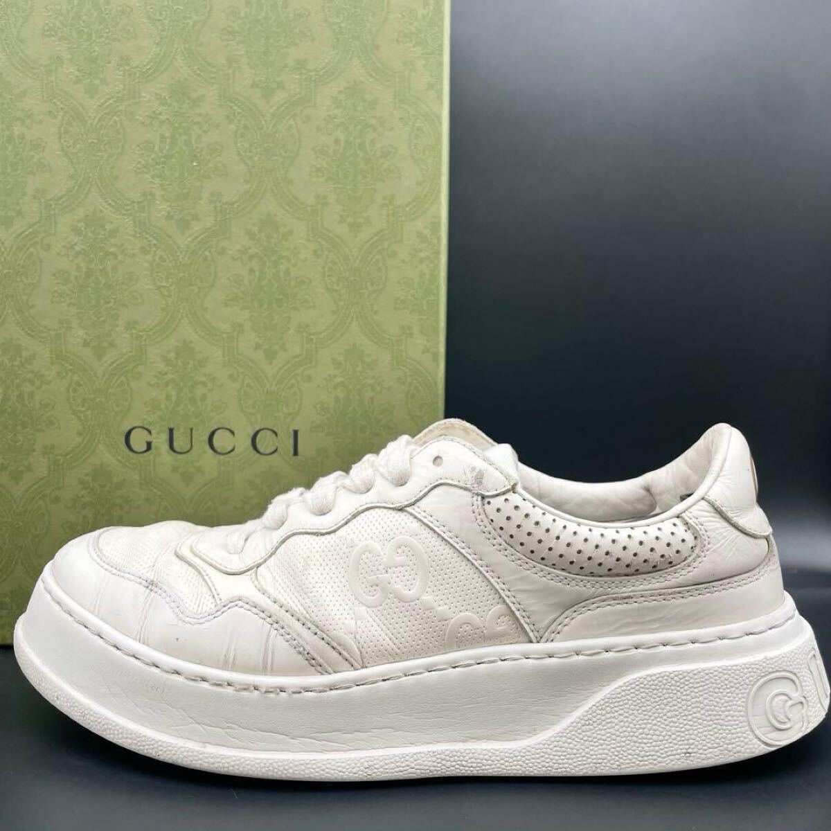1円【王者の風格】GUCCI グッチ ジャンボGG インターロッキング エンボス パンチング レザー メンズ スニーカー 靴 白 ホワイト 26.5cm相当