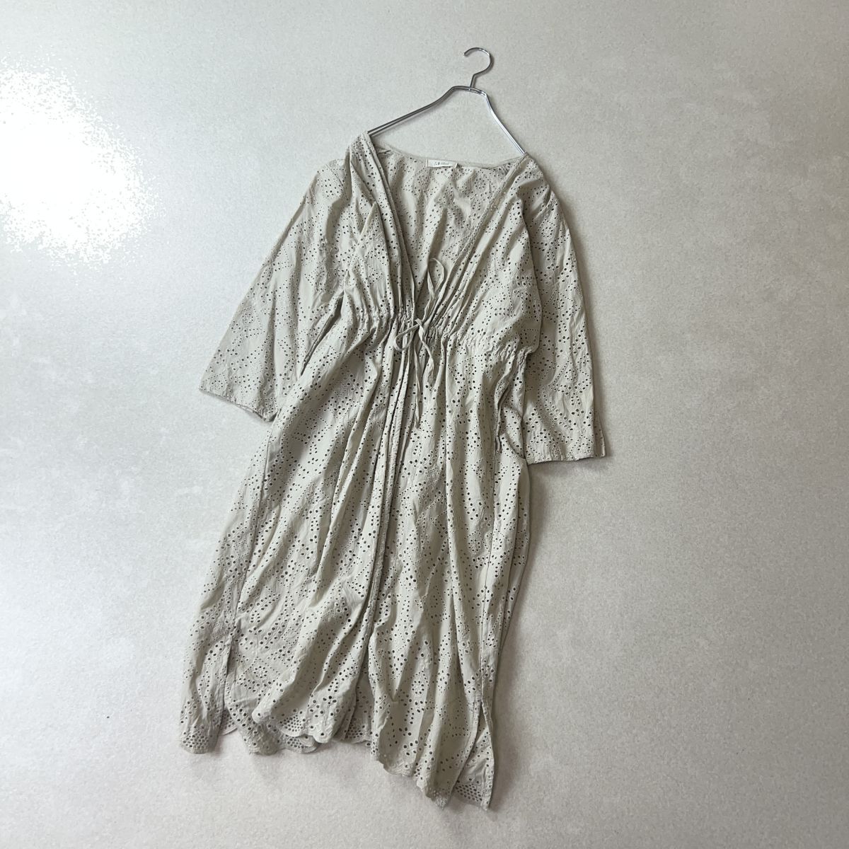 ○ IN NATUIAL 総レース　カットワーク　刺繍　カーディガン　羽織り