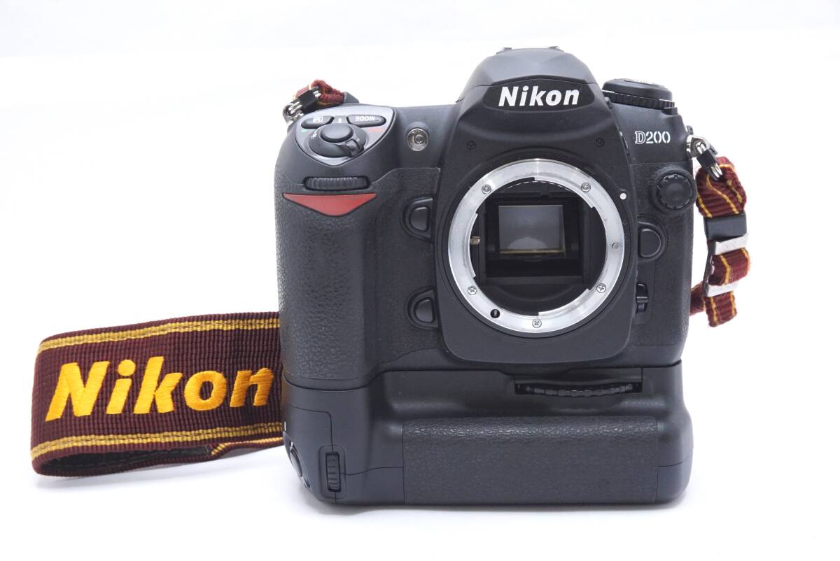 ▽Nikon ニコン D200 ボディ/ モータードライブ (ストラップ付) ジャンク品