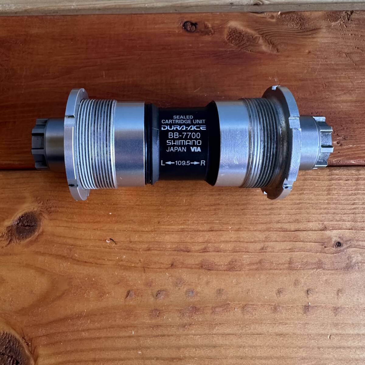 SHIMANO / DURA-ACE BB-7700 109.5 BC1.37 USED　RETRO