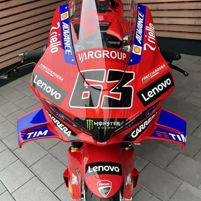 パニガーレ V4 25-26 MotoGPレプリカ ボディスキン フロント