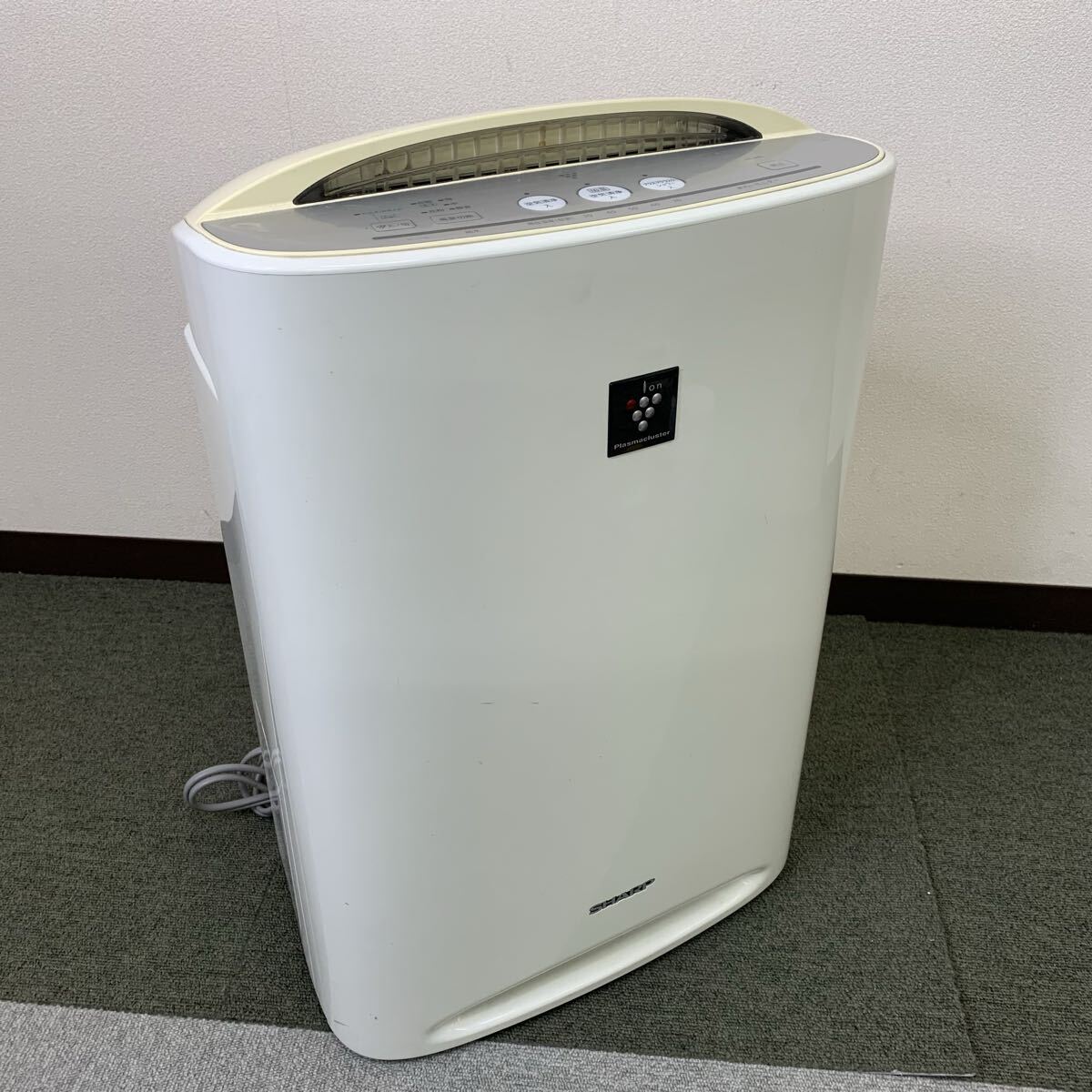 □ SHARP シャープ 加湿空気清浄機 KC-B40-W ホワイト プラズマクラスター搭載 動作確認済み 生活家電