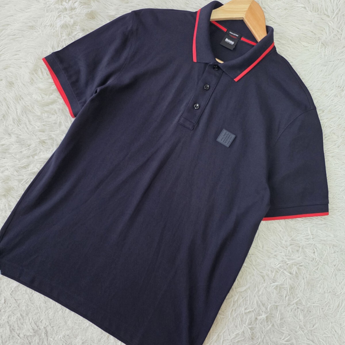 美品 ●HUGO BOSS ポロシャツ ヒューゴボス【高級/ピマコットン/PIMA COTTON】ネイビー系 トップス ワッペンロゴ メンズ ライン Mサイズ