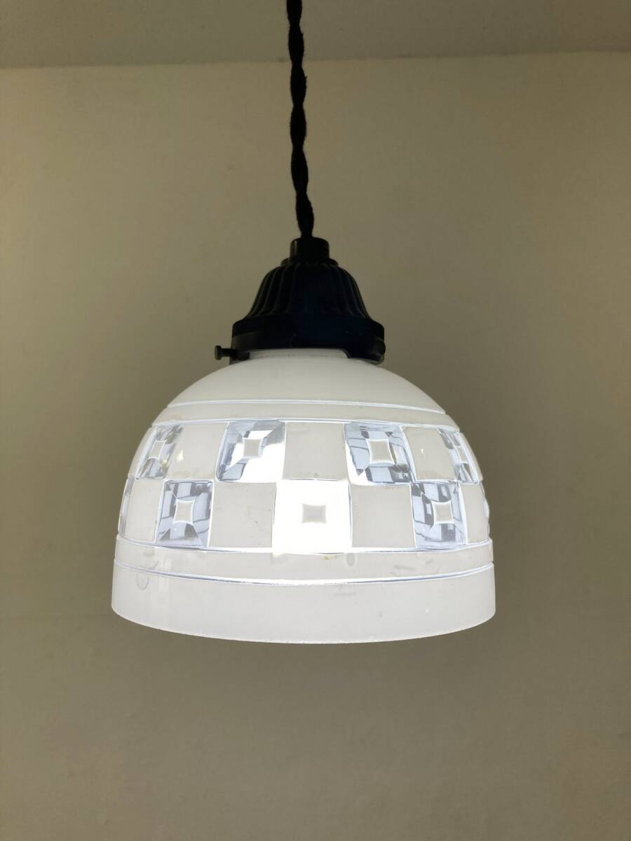 ★古い小ぶりな白カット電笠★