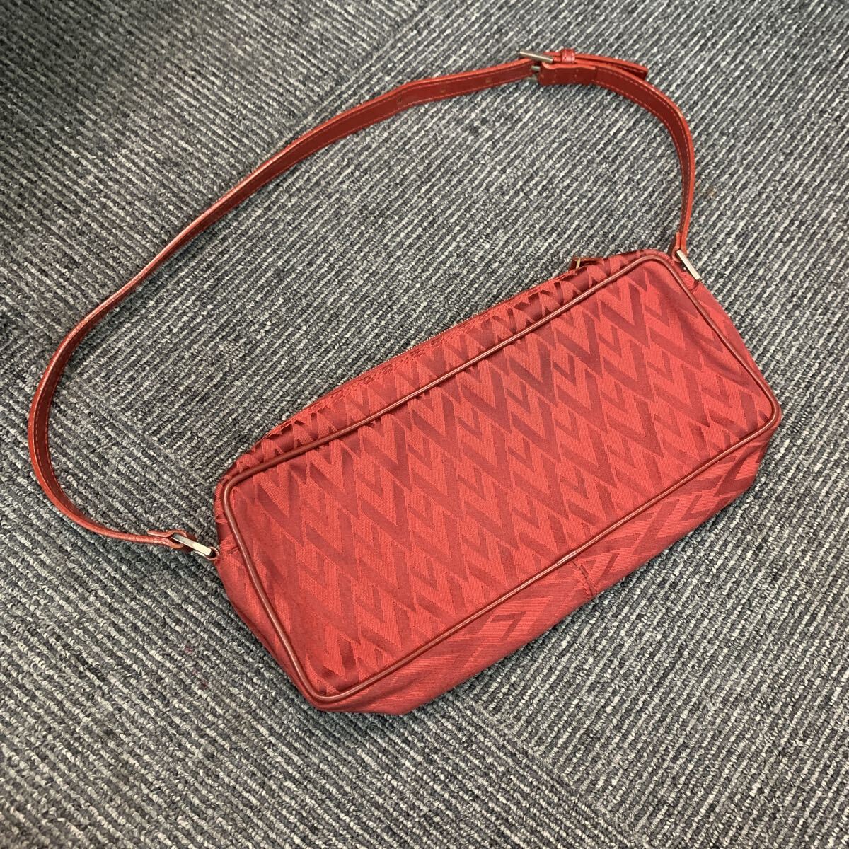 615 ヴァレンティノ　 VALENTINO レッド ショルダーバッグ 赤 軽量　レザー　キャンバス　 ハンドバッグ