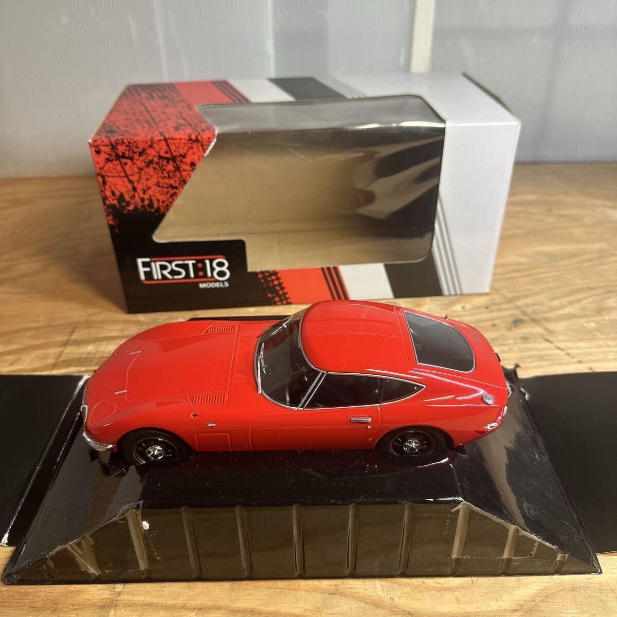 FIRST:18 ミニカー　TOYOTA2000GT ミラー　ワイパー破損有り　W-8