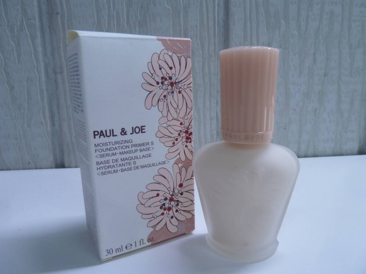 ☆彡未使用　PAUL&JOE　03　30ml　化粧下地　ポール＆ジョー　モイスチュアライジング　ファンデーション　プライマーS