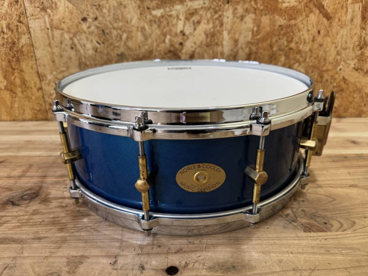 TK04329 NOBLE & COOLEY 14“×3.875” blue系色　ソリッドメイプル　スネア　ケース付き　【中古美品】