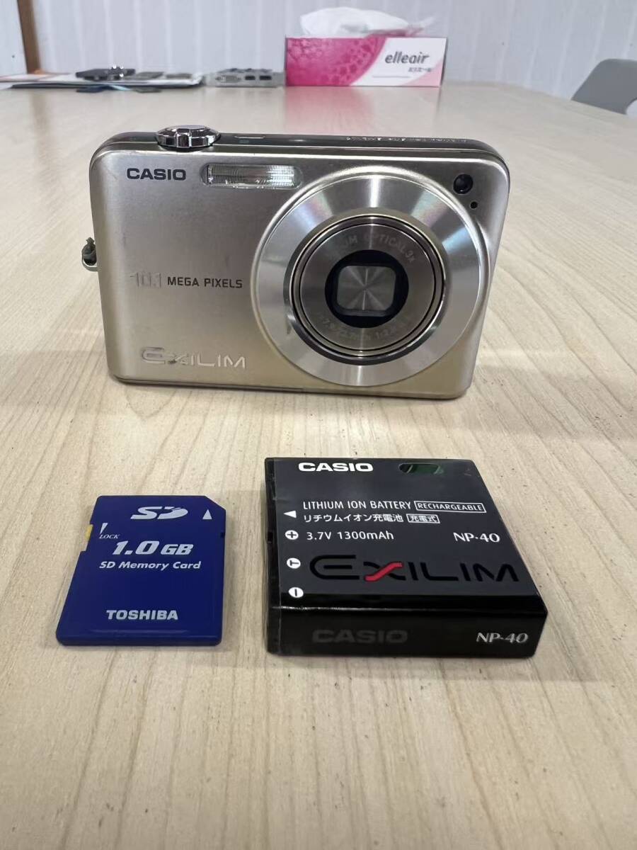 秋田発　カシオ　CASIO EXILIM EX-Z1050 　シルバー　SD　1GB　稼働品 現状品