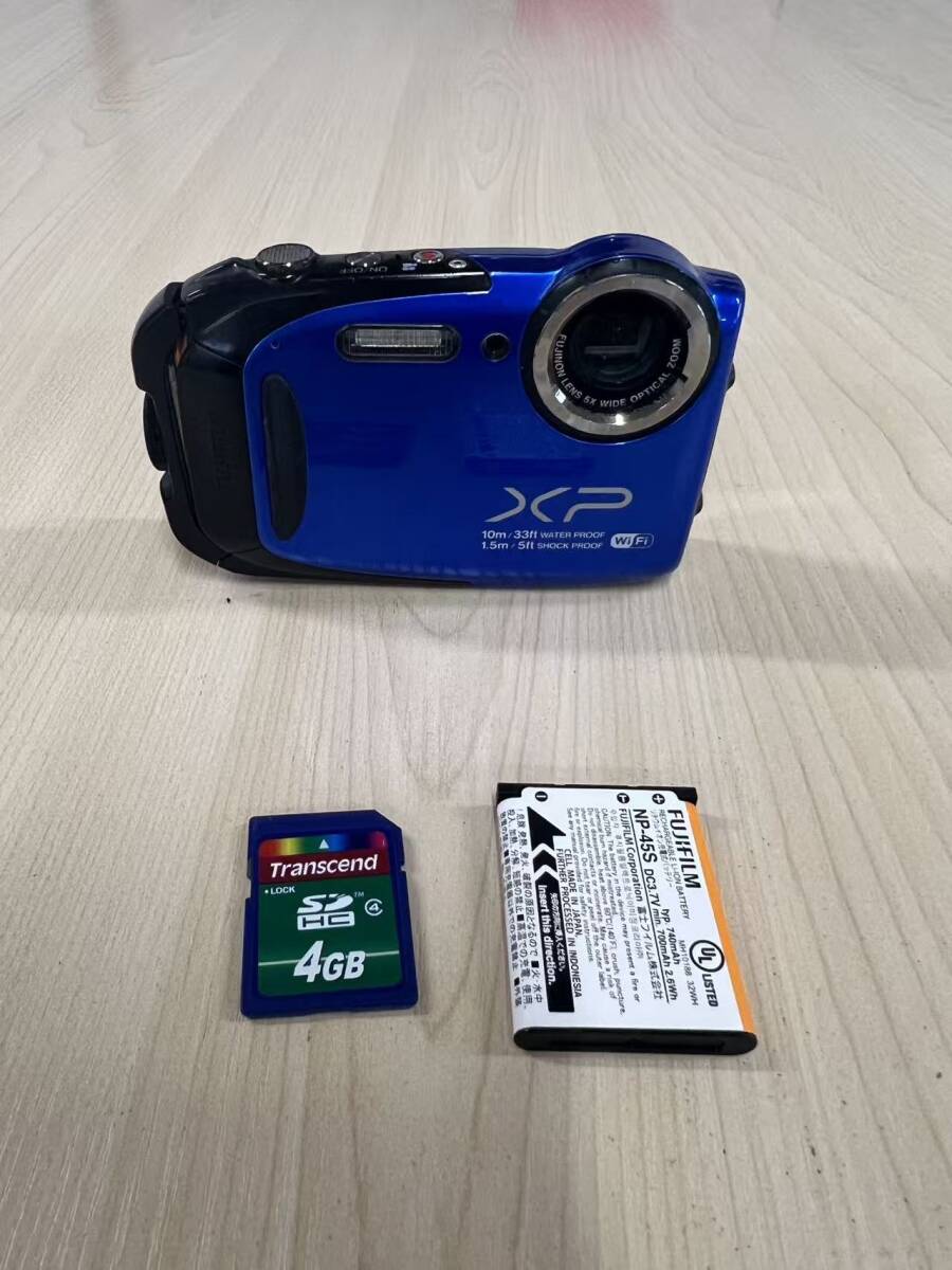 秋田発　コンパクトデジタルカメラ　FUJIFILM FinePix XP70　SD4GB　フジフィルム 防水 コンデジ　