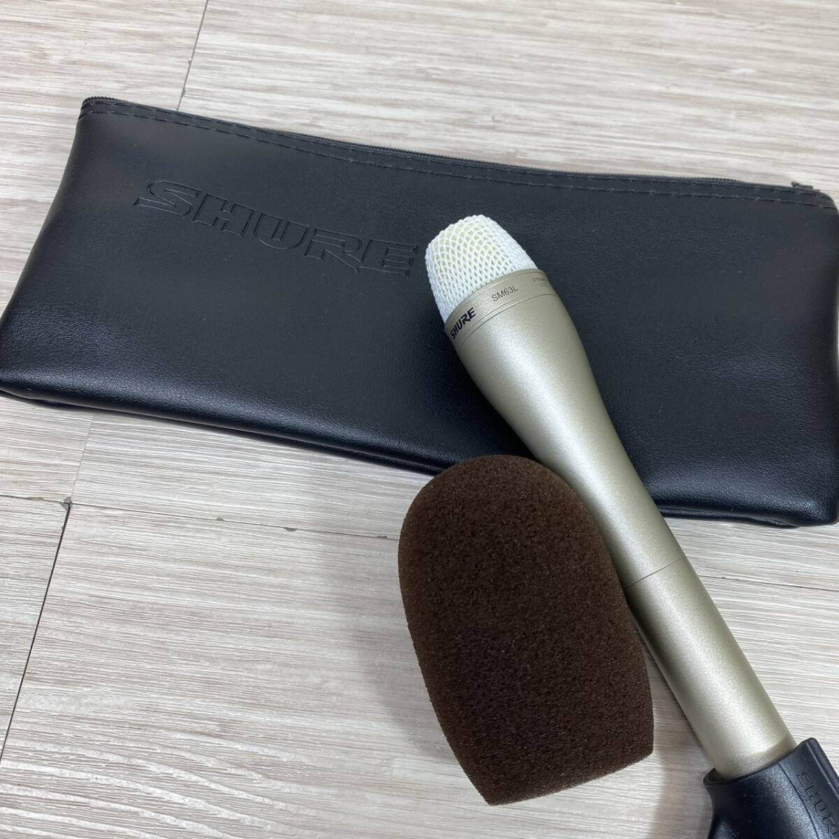 【MH-3049】未使用保管品 SHURE シュア SM63L ダイナミックマイク インタビュー プロ機材 ケース付き